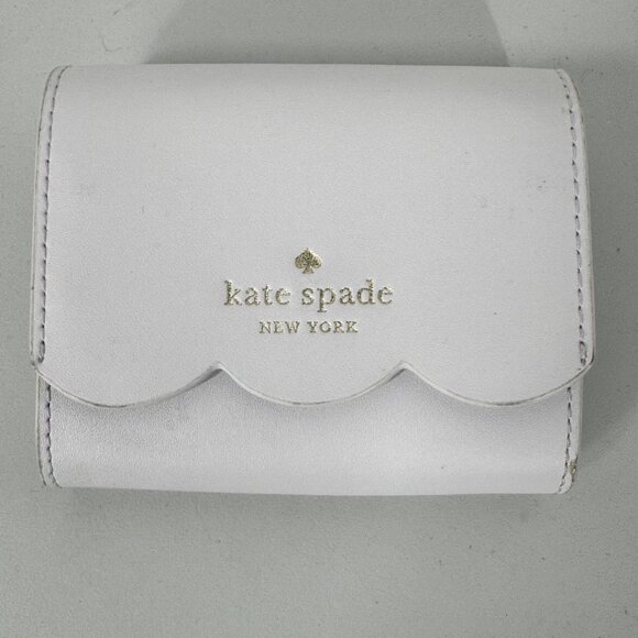 Kate Spade New York White Scalloped Edge Wallet Gemma Small Flap - Picture 1 of 16